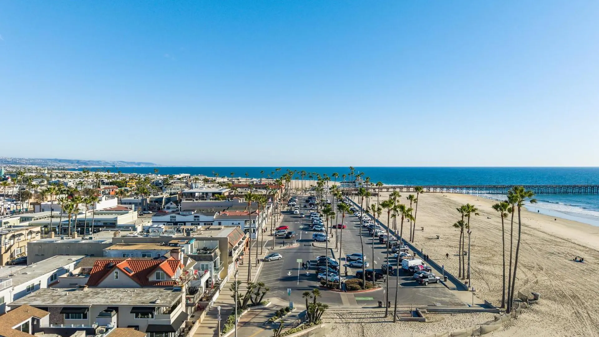 Beachfront Getaway With Ocean Views And Private Patio Newport Beach