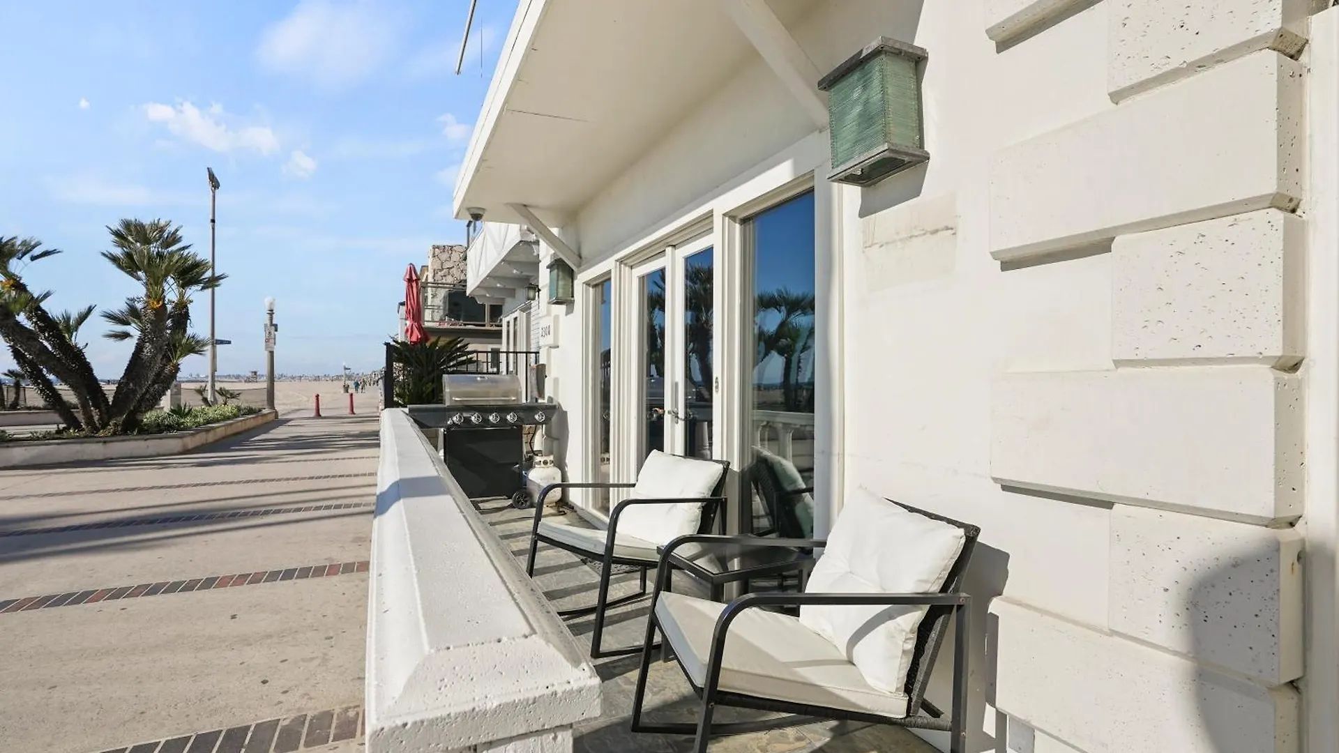 Holiday home Beachfront Getaway With Ocean Views And Private Patio Newport Beach